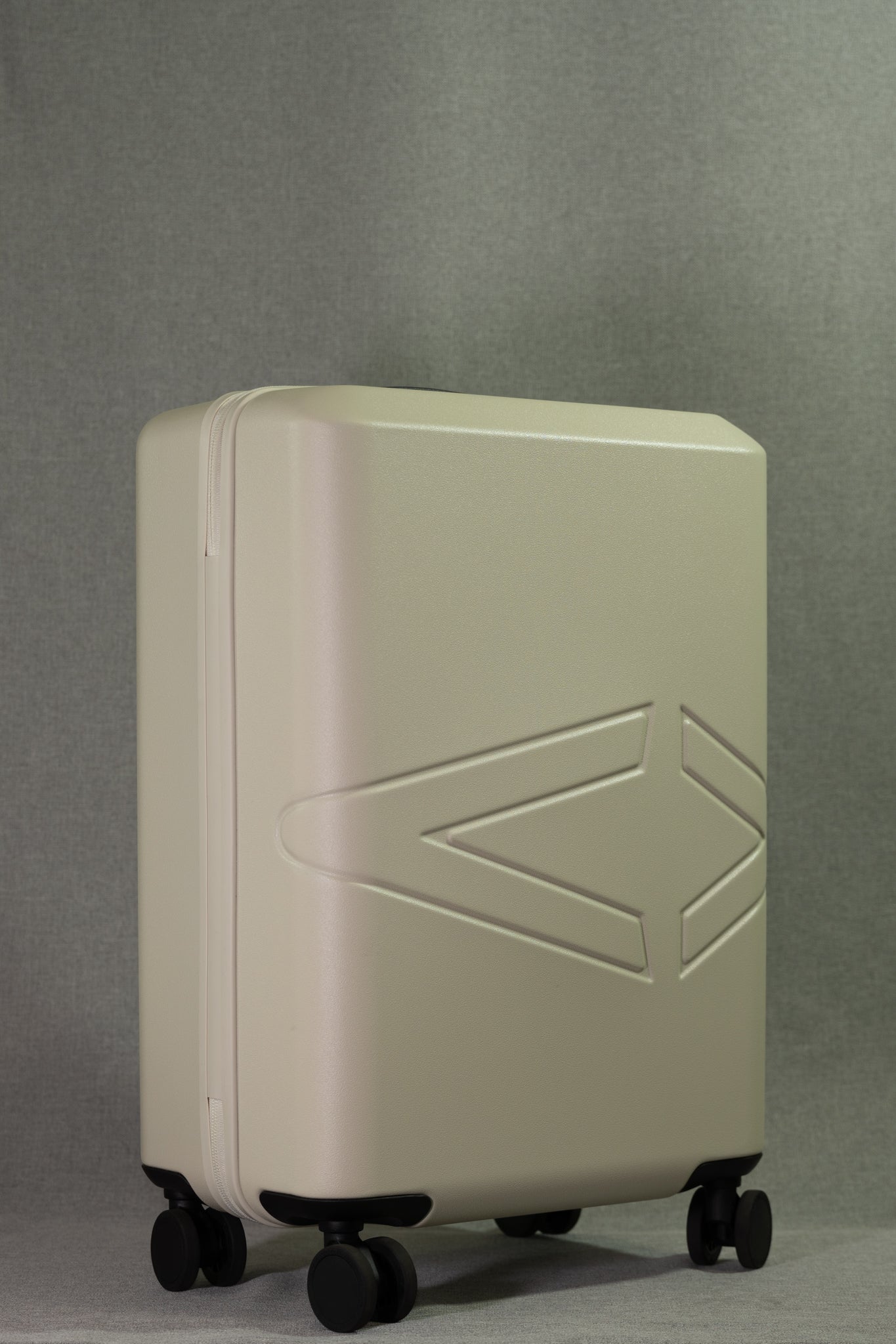 Studio Carry-On (Sesame)