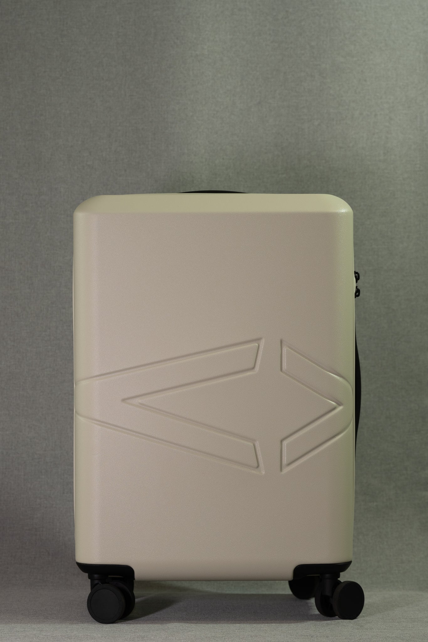 Studio Carry-On (Sesame)