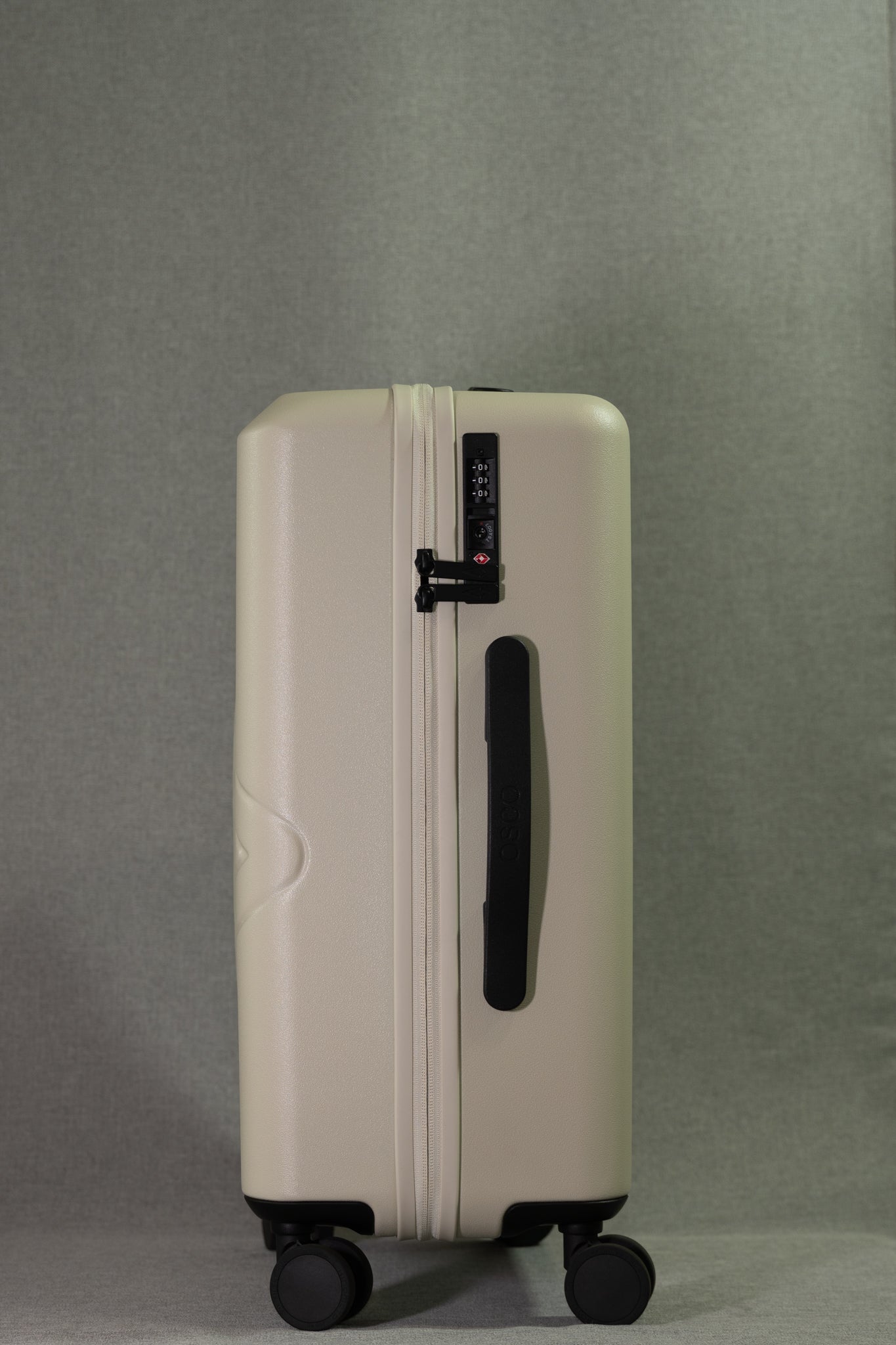 Studio Carry-On (Sesame)