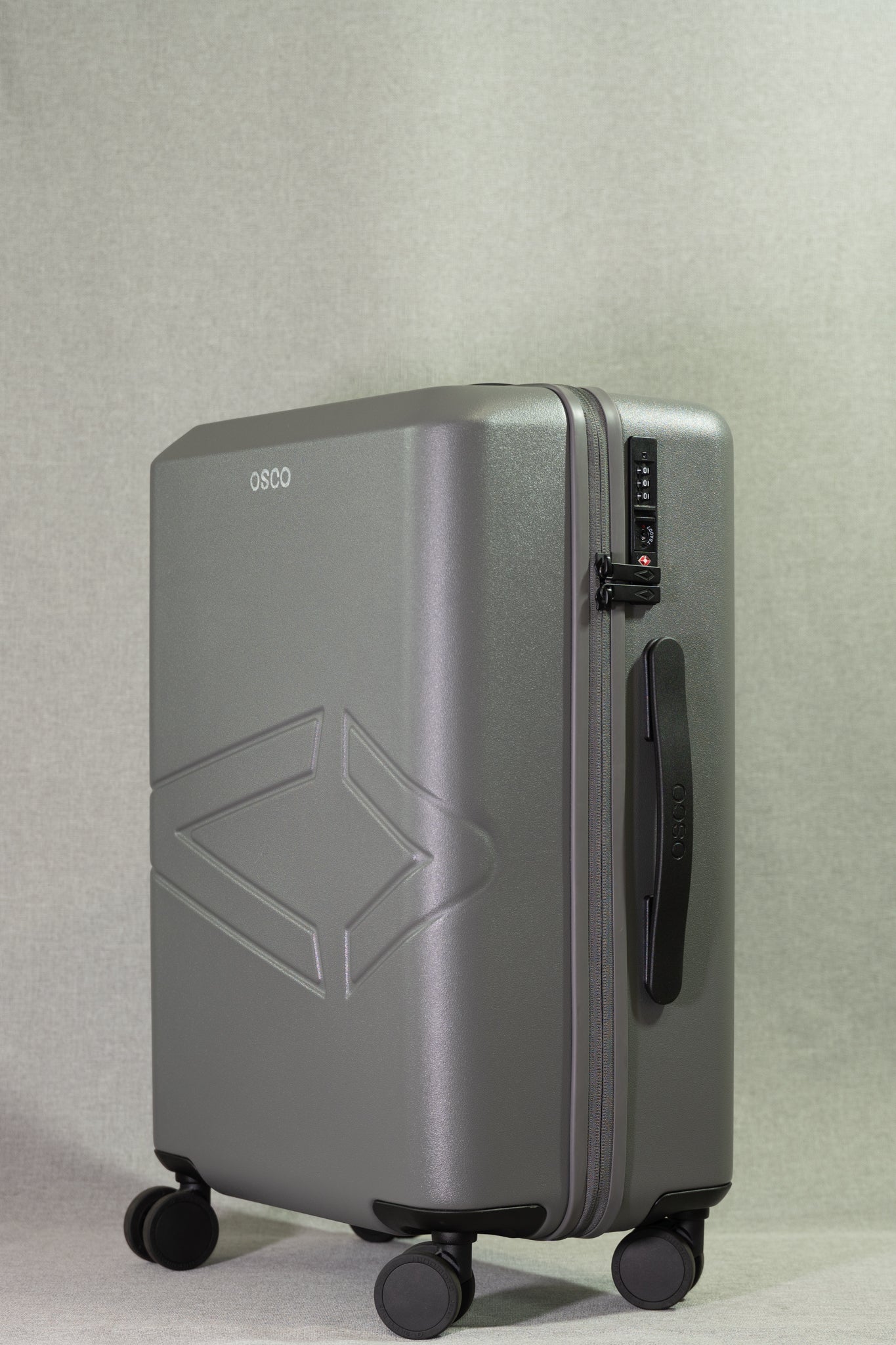 Studio Carry-on (Ashen)