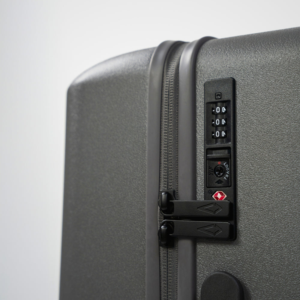 Integrated TSA-approved lock on the OSCO Studio Carry-On